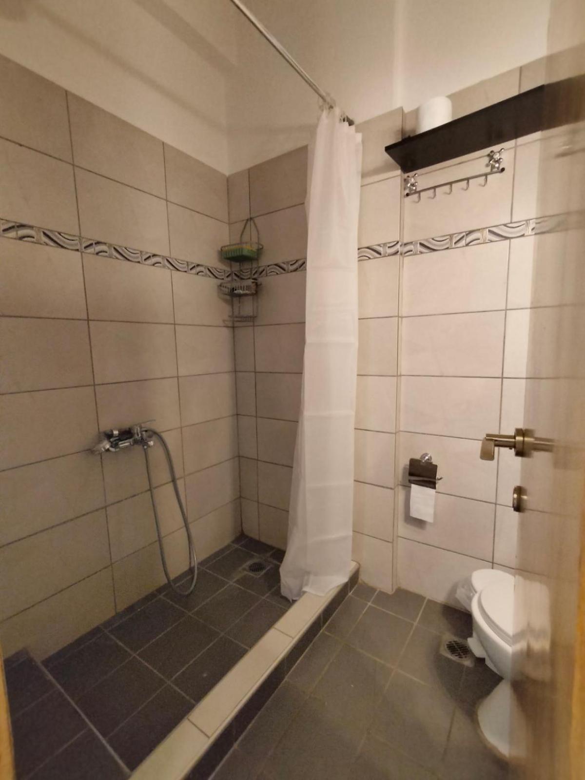 Elegant Central Apartment In Volos Bagian luar foto